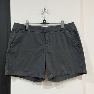 Caslon Women’s Gray Cotton Twill Shorts Size 12 Chino